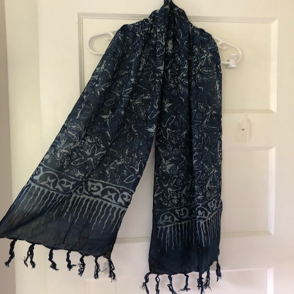 Scarf - Picture 2 of 4